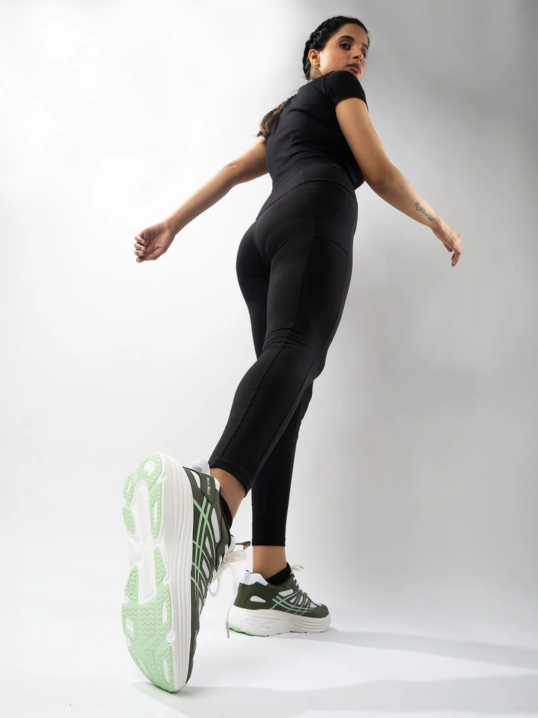 RUNWAY - Image 3